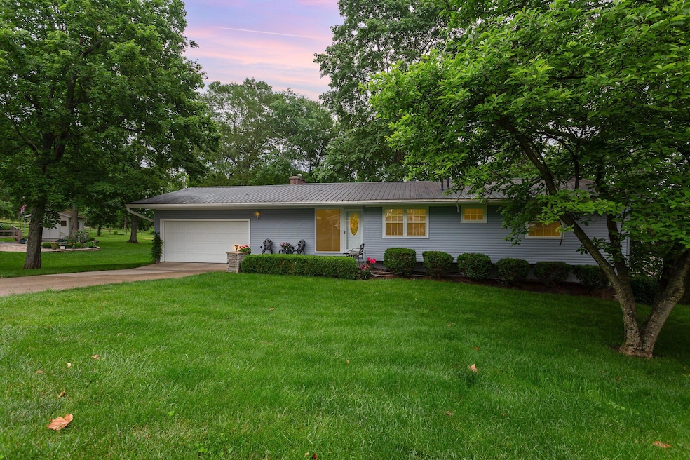 1374 Hanover Ct, Circleville, OH 43113 - photo 1