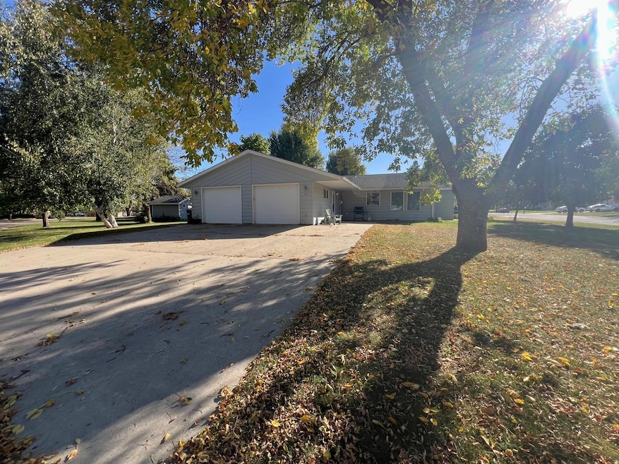 161 Hillcrest Ave, Spicer, MN 56288 - photo 1