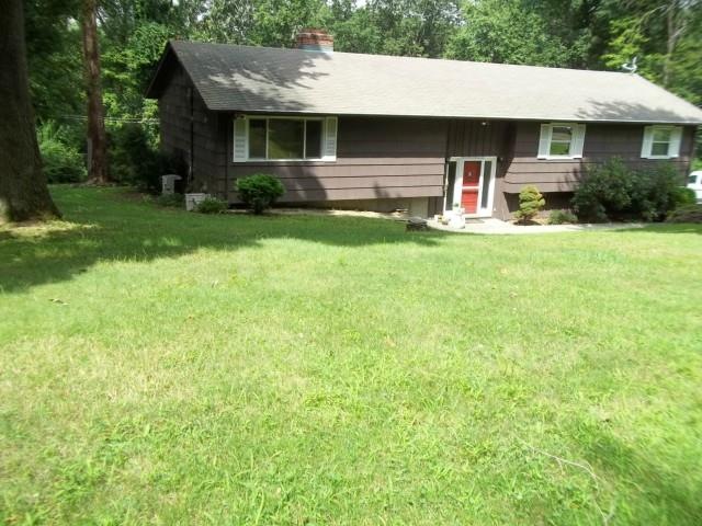 43 Greenbrier Rd, Trumbull, CT 06611 - photo 1