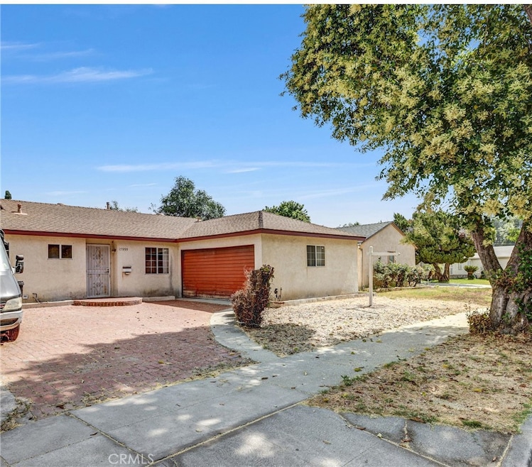 17959 Cantara St, Reseda, CA 91335 - photo 1