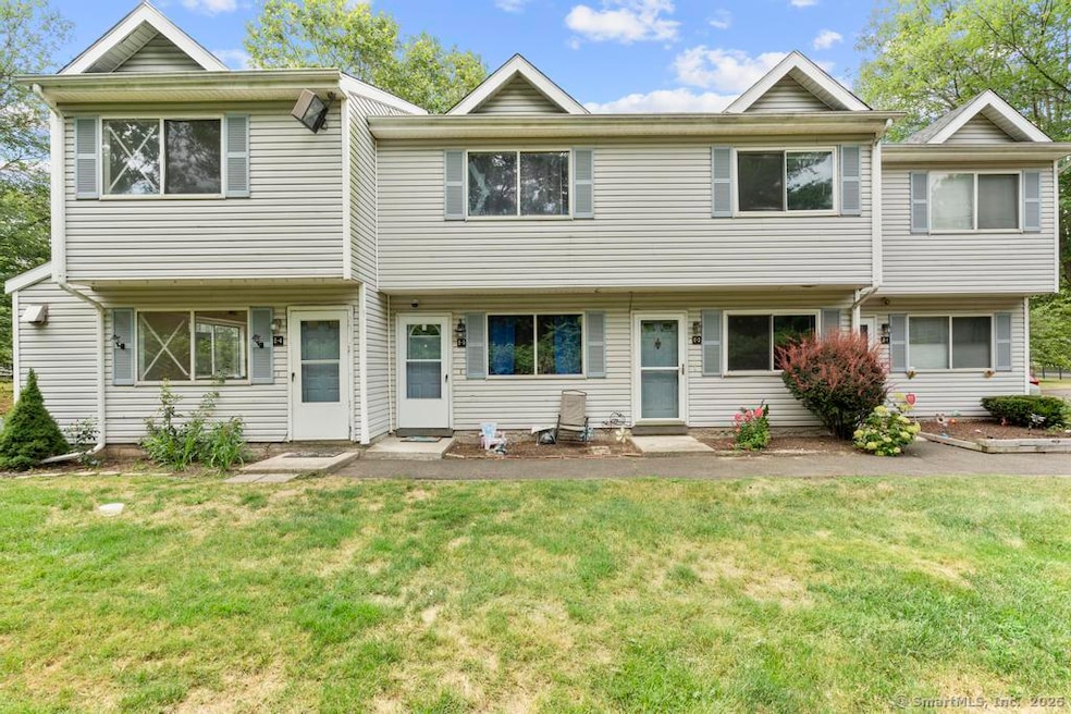 76 Greta St unit E2, West Haven, CT 06516 - photo 1