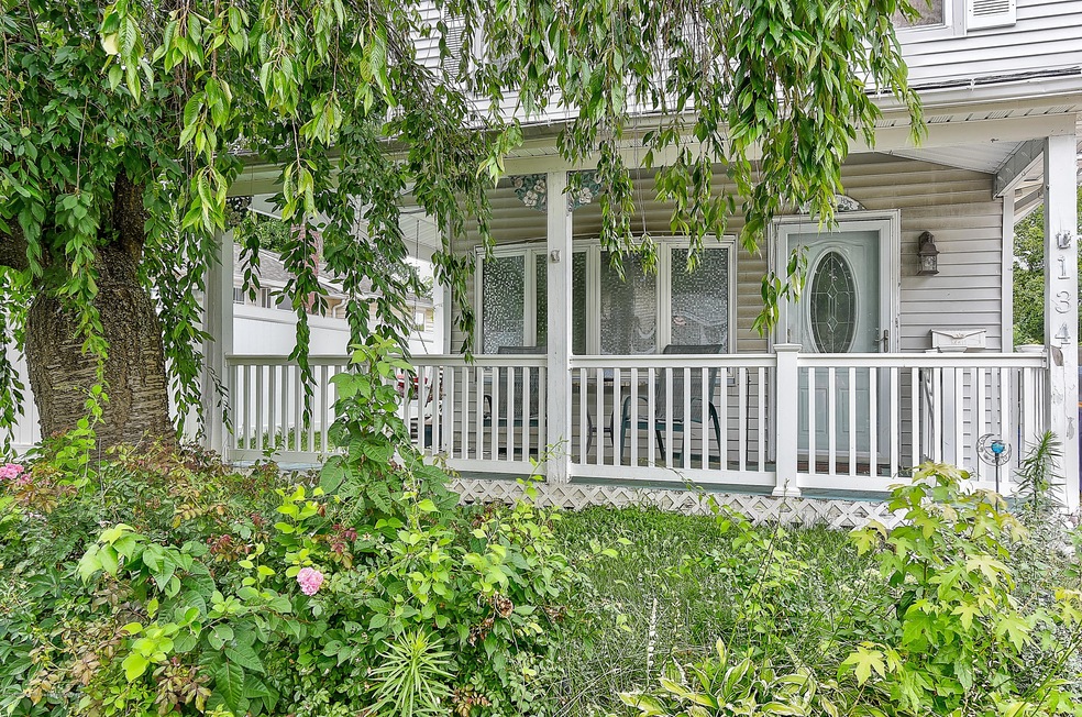 002_Porch