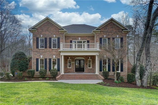 River Run Country Club Beauty... Large front porch