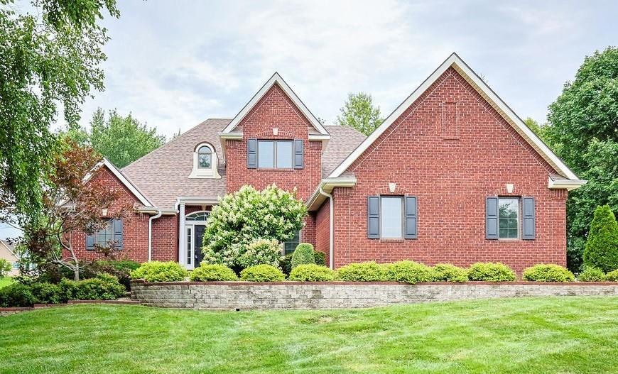 For Sale $560,000 • Co-Listing Agent