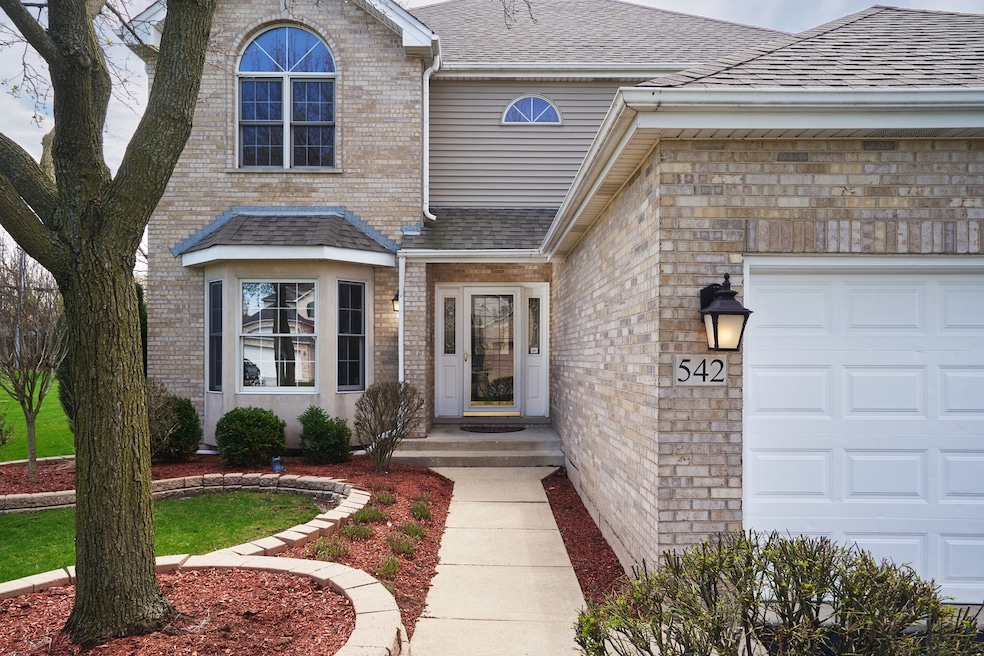 542 W Gladys Ave, Elmhurst, IL 60126 - photo 1