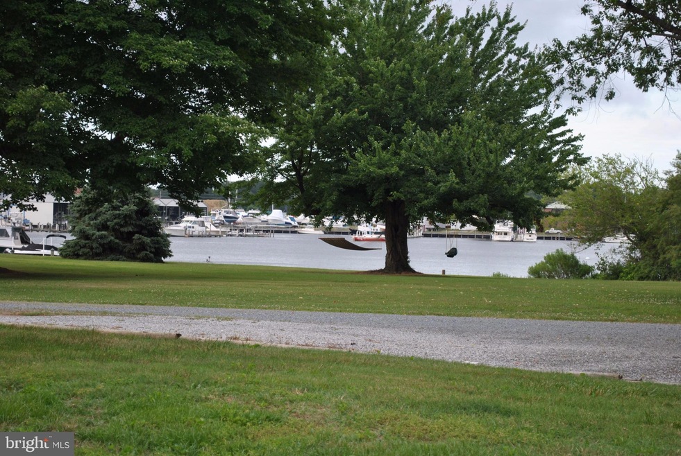 222 Langley Ln unit . B, Solomons, MD 20688 - photo 1