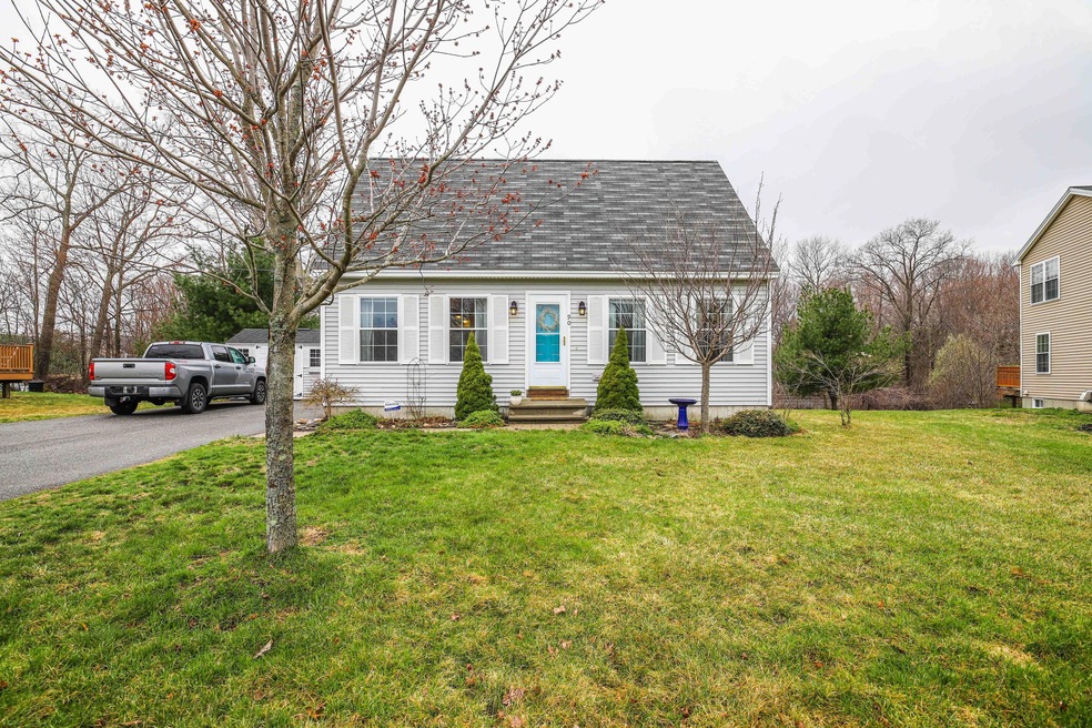 90 Ruby Ln Portland - 44Frnt