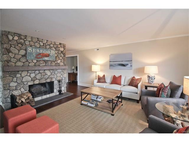 170 Rowayton Woods Dr unit 170, Norwalk, CT 06854 - photo 1