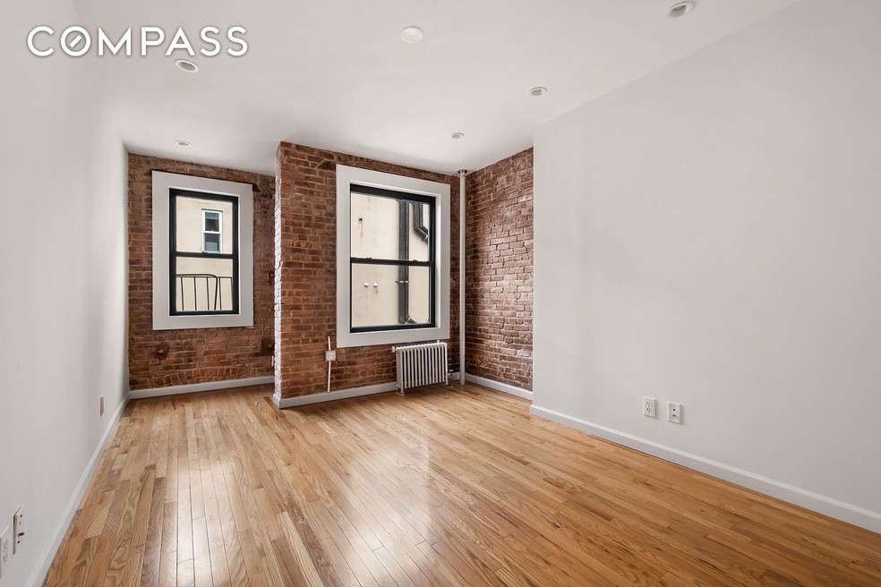 195 Prince St unit 5E, New York, NY 10012 - photo 1