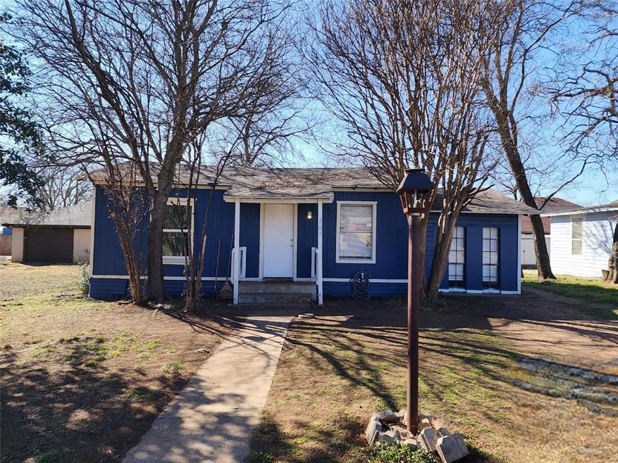 203 Stroud St, Cleburne, TX 76033 - photo 1