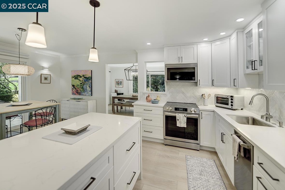 3474 Tice Creek Dr unit 8, Walnut Creek, CA 94595 - photo 1