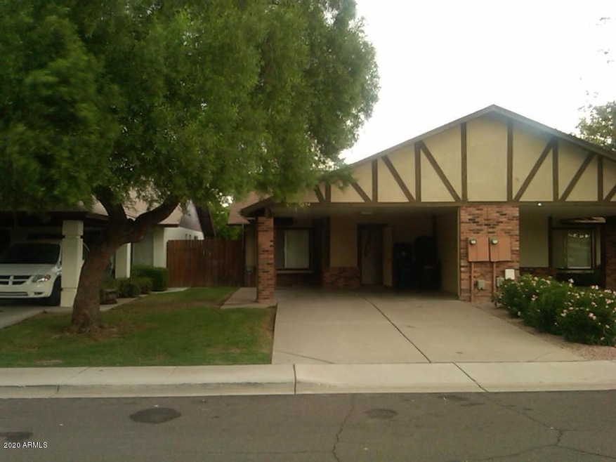 3324 E Cresent_Front view