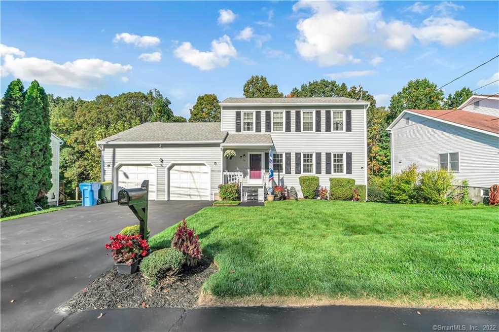 54 Westport Dr, Waterbury, CT 06706 - photo 1