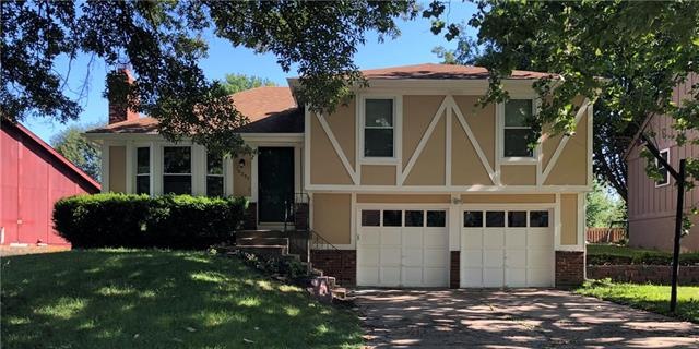 10207 W 49th Place, Shawnee, KS 66203 - photo 1