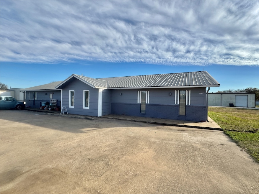 4502 W Highway 82, Gainesville, TX 76240 - photo 1