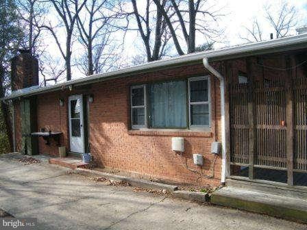 7806 Adelphi Ct, Hyattsville, MD 20783 - photo 1