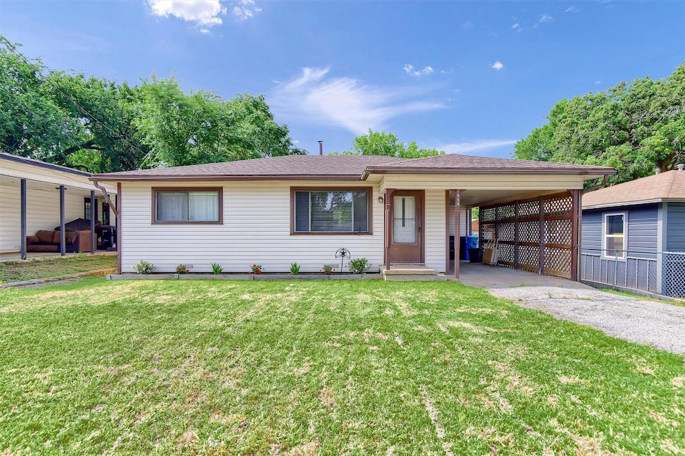 1054 Star St, Denison, TX 75020 - photo 1