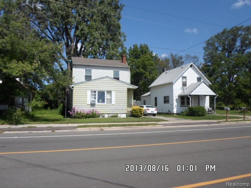1108 W Carpenter Rd, Flint, MI 48505 - photo 1