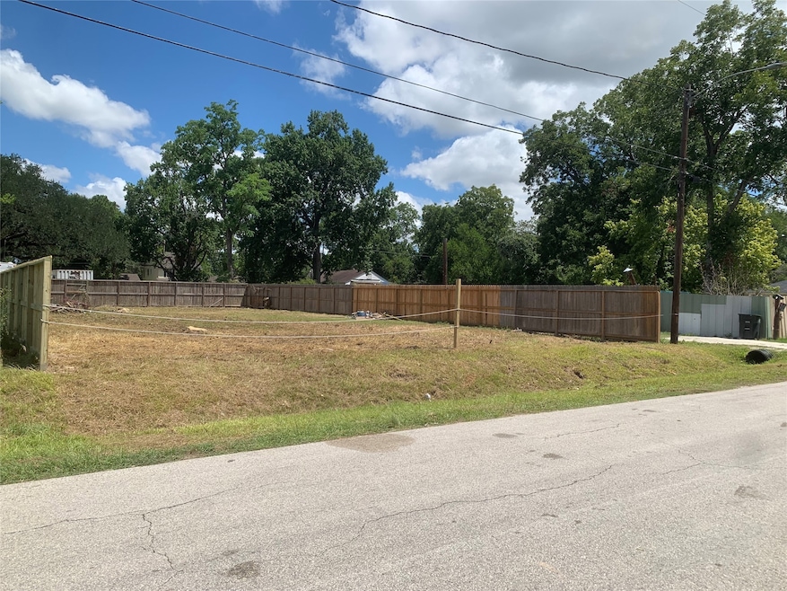 950 Ellington St, Houston, TX 77088 - photo 1