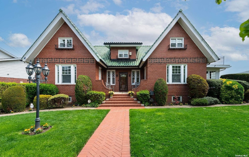 10-37 Totten St, Flushing, NY 11357 - photo 1