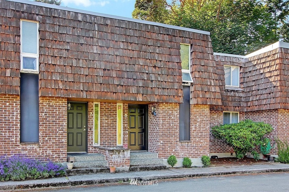 9025 236th St SW unit 8, Edmonds, WA 98026 - photo 1