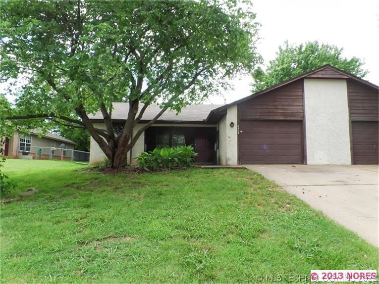 4910 S Hickory Ave, Broken Arrow, OK 74011 - photo 1