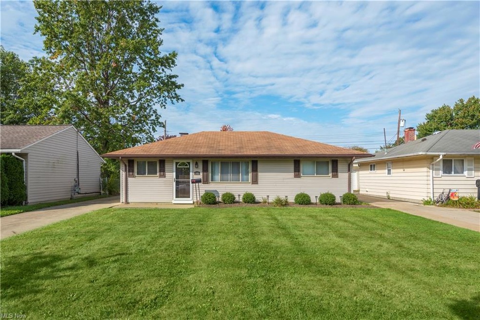 346 Erieview Blvd, Sheffield Lake, OH 44054 - photo 1