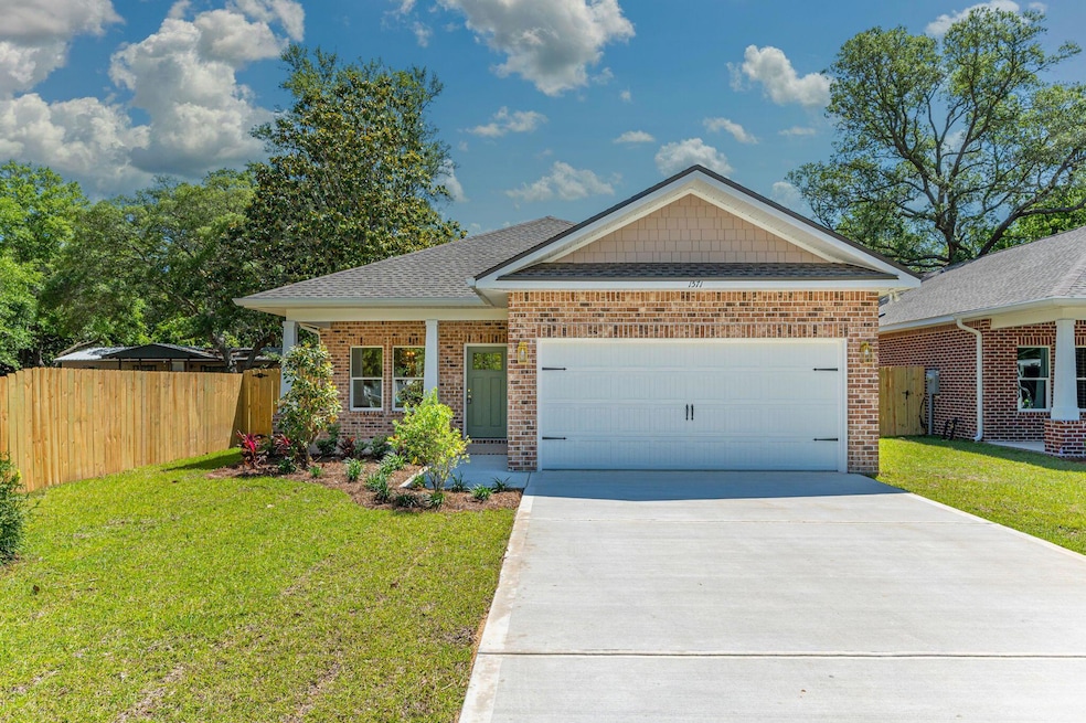 1571 Cedar St, Niceville, FL 32578 For Sale