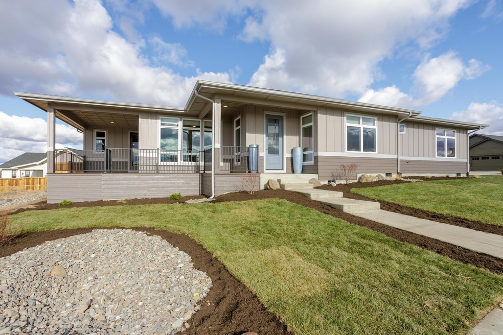 3679 SW 45th St, Redmond, OR 97756 - photo 1