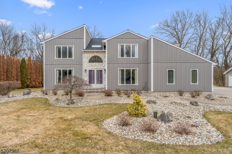 11 Woods Edge Ct, Belvidere, NJ 07823 - photo 1