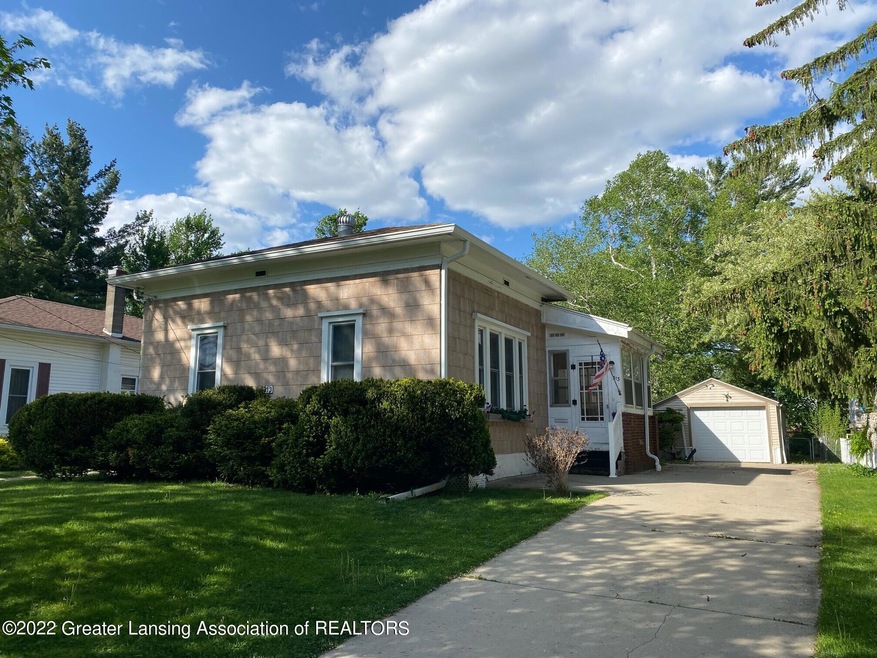 313 E Scott St, Grand Ledge, MI 48837 - photo 1