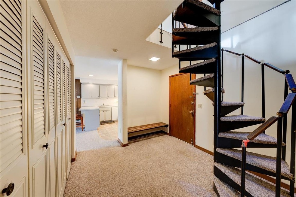 118 Gateway Ct unit 23 B, Mendon, VT 05701 - photo 1