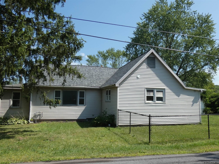 33 Sherwood Ave, Rensselaer, NY 12144 - photo 1