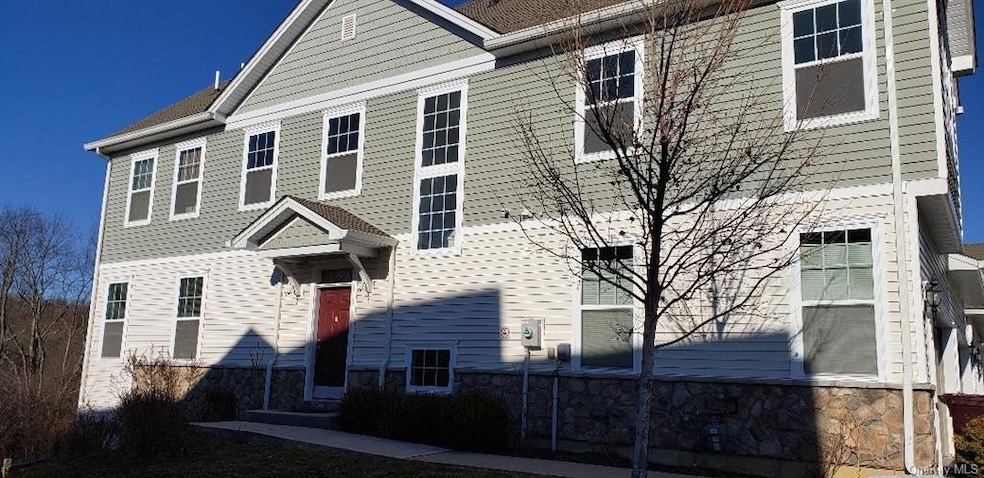 49 Meadow View Dr, Middletown, NY 10940 - photo 1