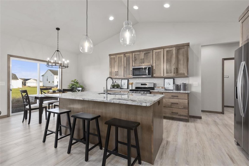 N9324 Mulholland Ln, Appleton, WI 54915 - photo 1