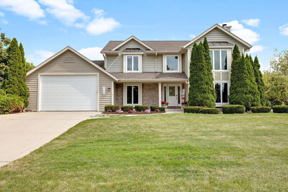 W147N7068 Woodland Dr, Menomonee Falls, WI 53051 - photo 1