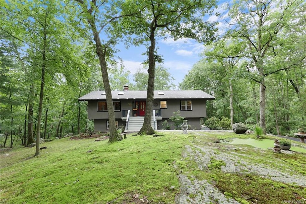 18 Deer Path Rd, Tuxedo Park, NY 10987 - photo 1