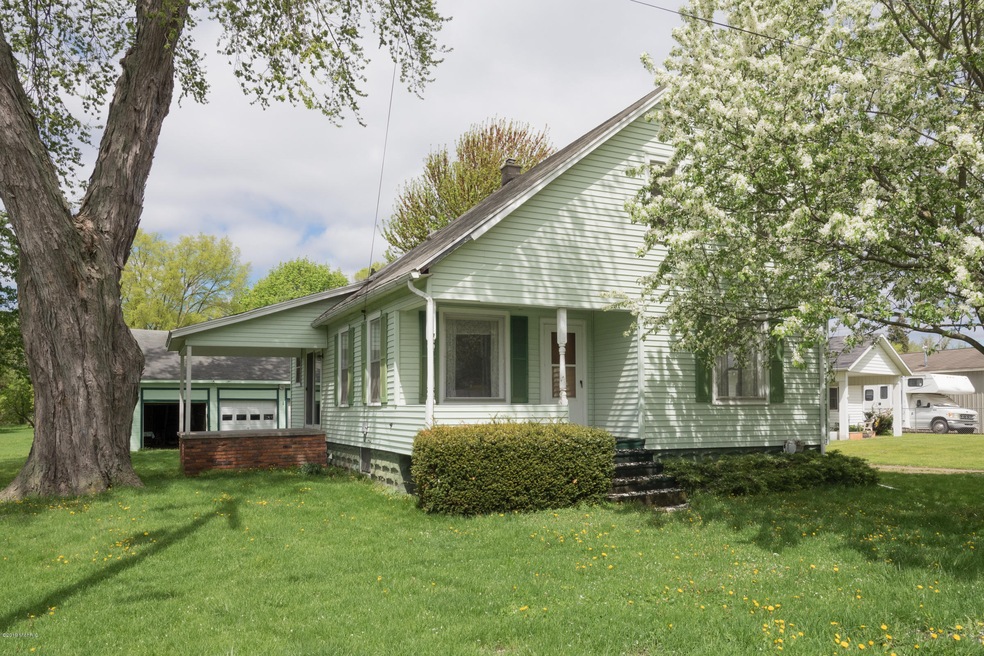 729 River St-101
