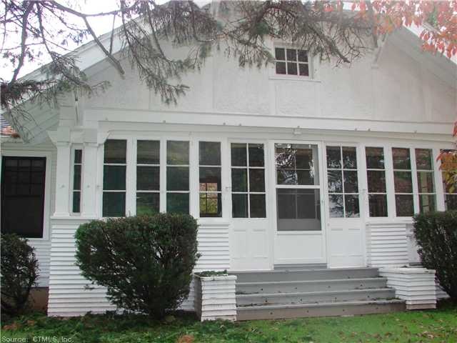 868 Quaker Ln S, West Hartford, CT 06110 - photo 1