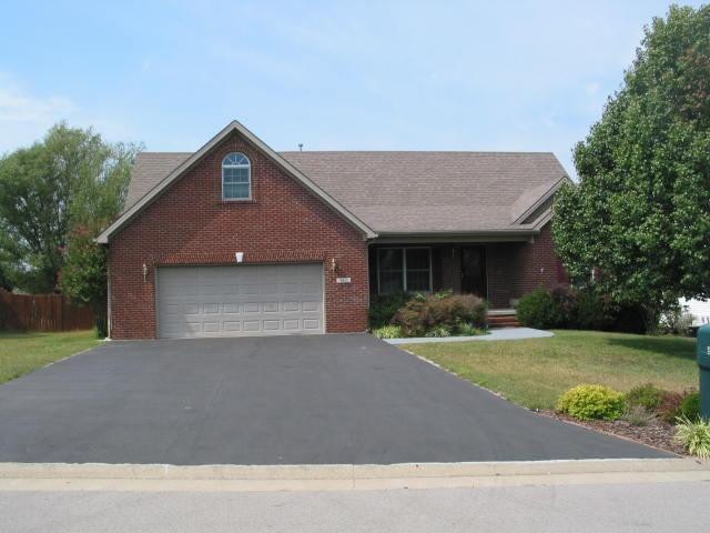 842 Isaac Shelby Cir E, Frankfort, KY 40601 - photo 1