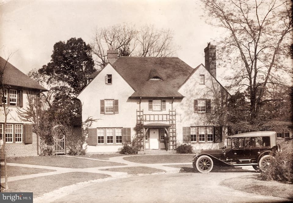 4327 Wickford Rd, Baltimore, MD 21210 - photo 1