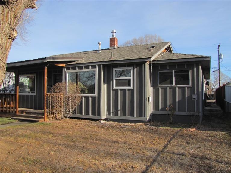 926 SW 14th St, Redmond, OR 97756 - photo 1