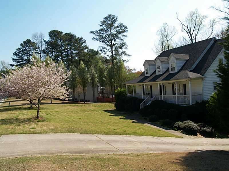 Exterior Front. GREAT FRONT YARD