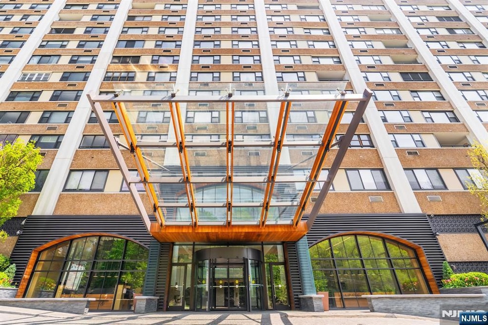 For Rent $2,600/month