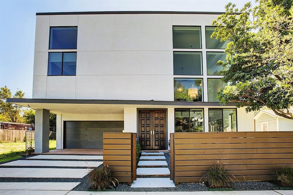 734 E 8th St, Houston, TX 77007 - photo 1