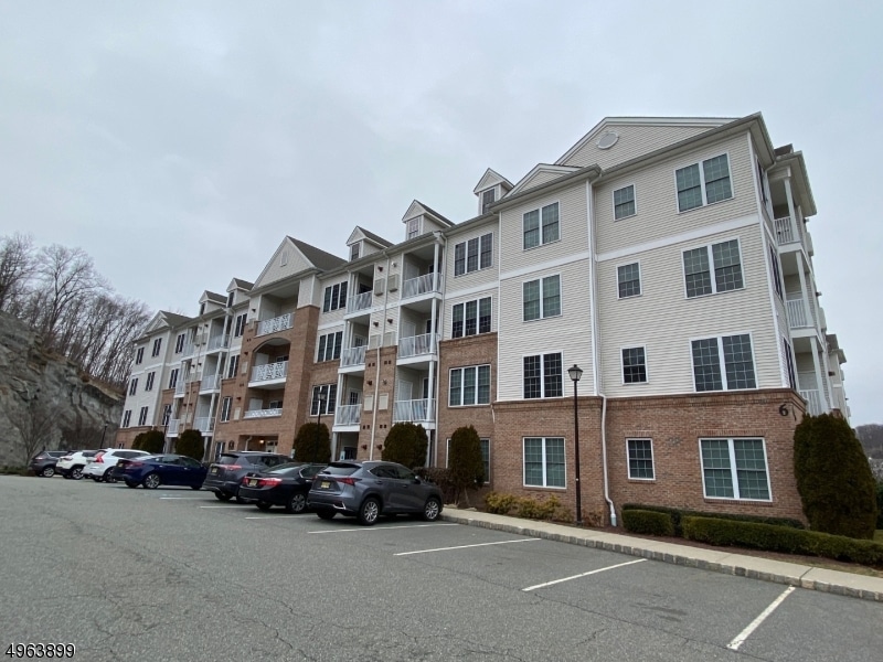 6409 Brookhaven Ct unit 6409, Riverdale, NJ 07457 - photo 1