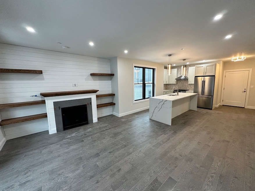 197 Condor St unit 4, Boston, MA 02128 - photo 1