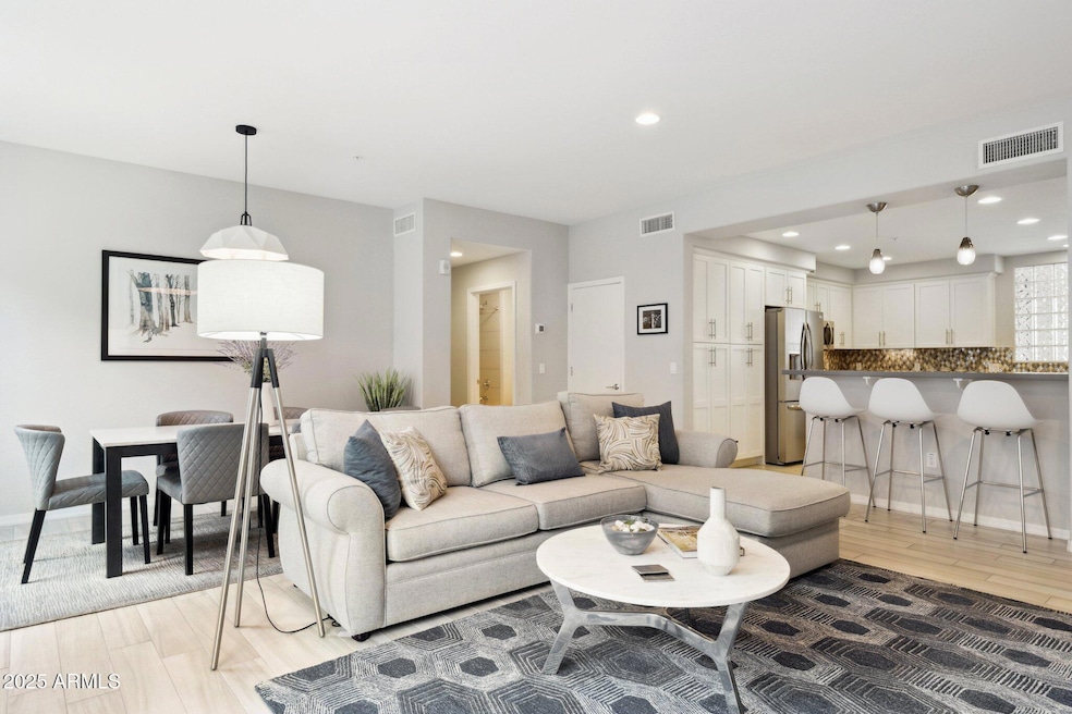 17850 N 68th St unit 2138, Phoenix, AZ 85054 - photo 1