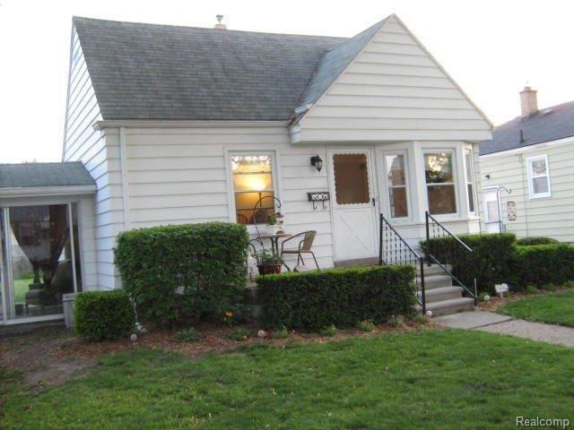 14601 EUCLID 033.jpg