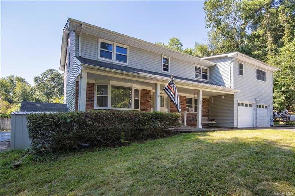 7 Lance Ct, Spring Valley, NY 10977 - photo 1